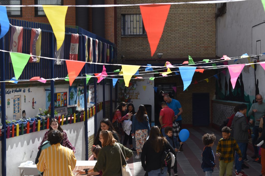 FAMILIAR Colegio Cénit Infantil y Primaria